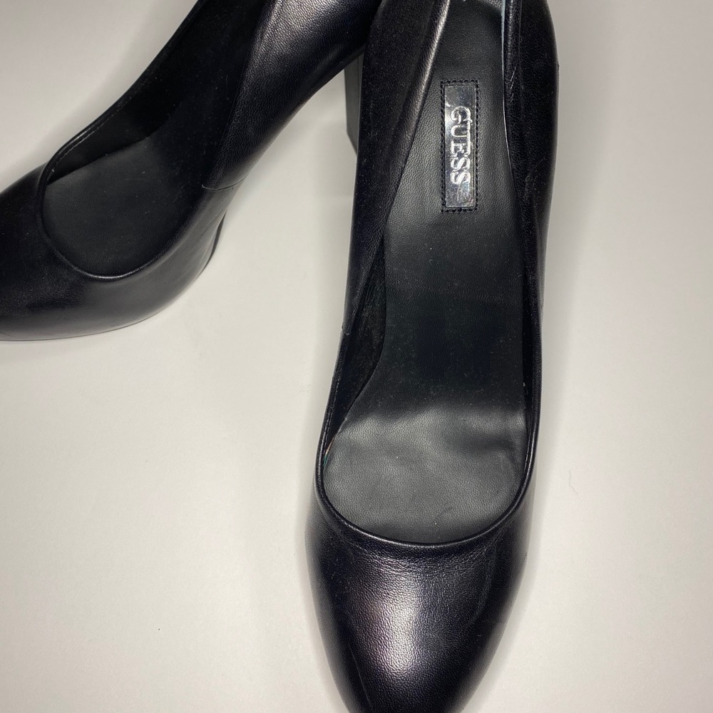 Guess block heels🎄